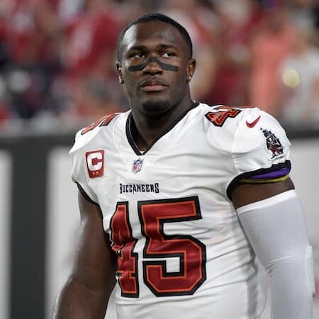 A Photo of Devine White